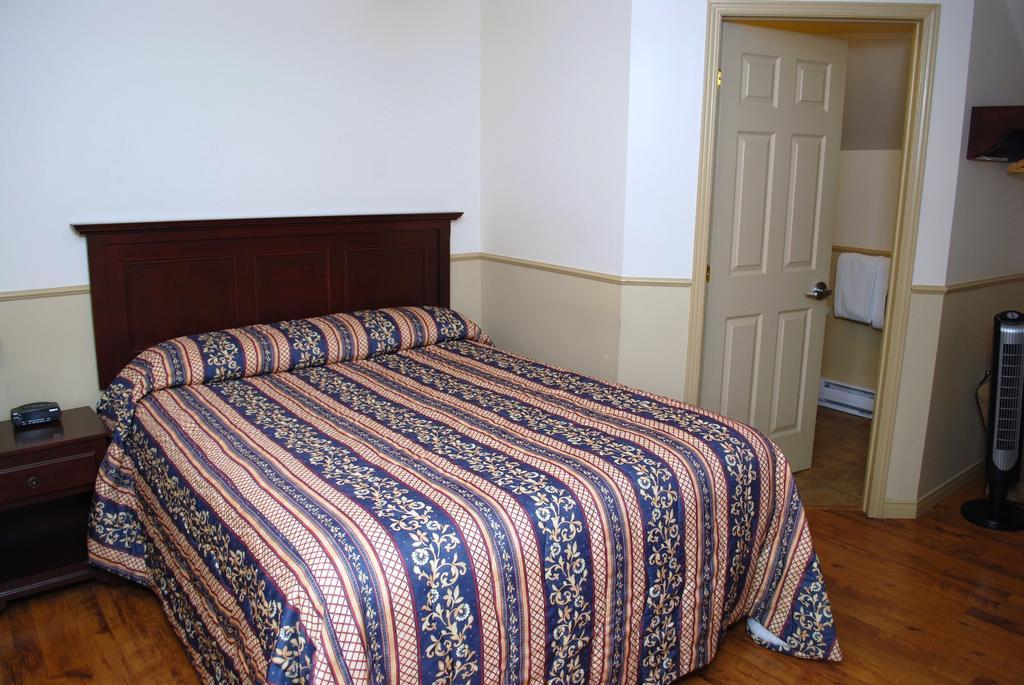 De L'eveche Inn 3*