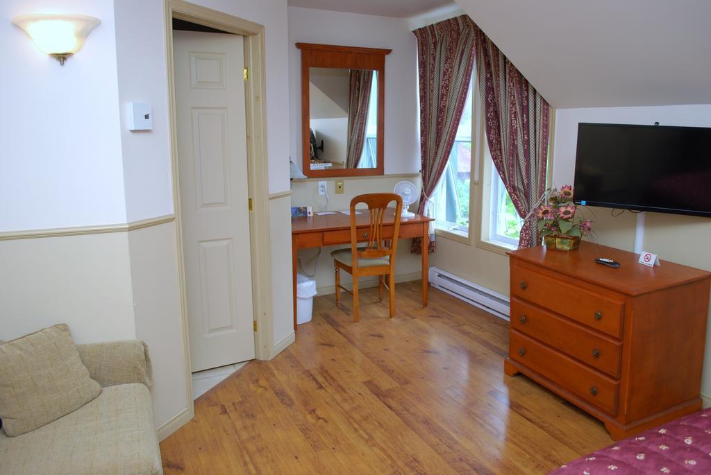 De L'eveche Inn 3*